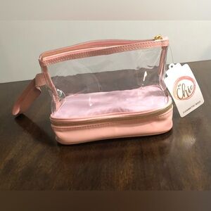 So chic Cosmetics bag  bottom zip inside pockets pink. 6” H X 10” L